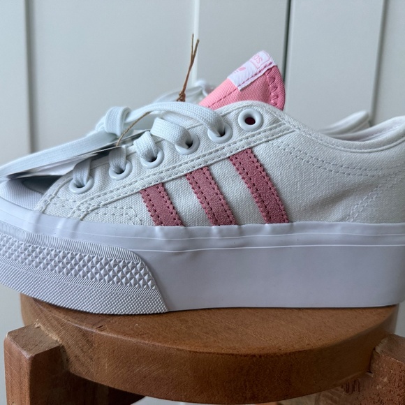 NEW ADIDAS WOMENS SIZE 5 ADIDAS SNEAKER PLAFORM SHOES WHITE/PINK - Picture 3 of 3